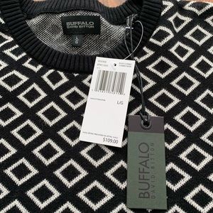 New men’s Buffalo sweater size large